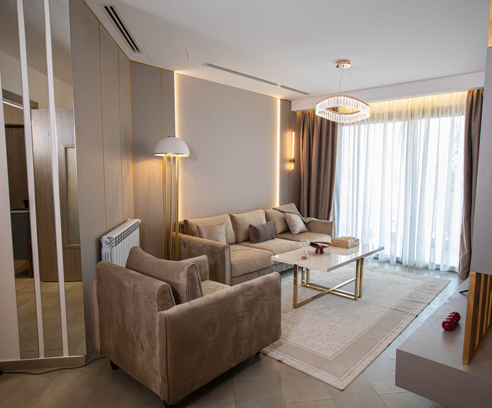 Salon avec meuble TV sur mesure, immobilier de luxe Alger